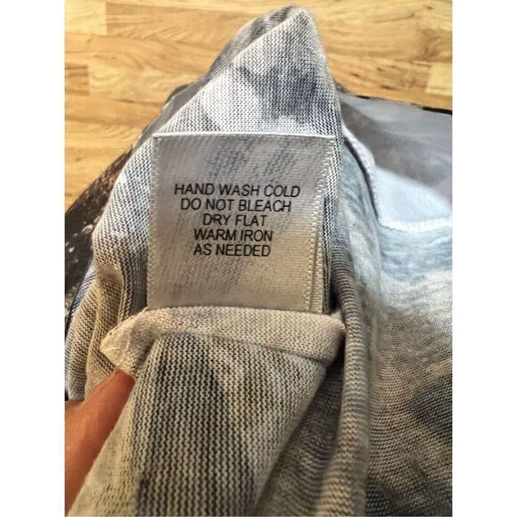 Cache Womens Medium Animal Print Top Black Tan Cold Shoulder 3/4 Sleeves Flowy - Picture 8 of 9